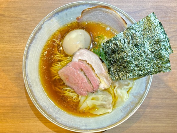 「★特上醤油らぁめん🍜¥1,600」@Japanese Ramen 五感の写真