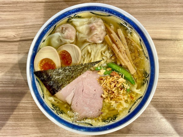 「塩ワンタンメン」@くじら食堂 nonowa東小金井店の写真