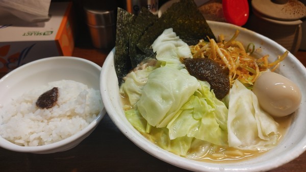 「熟成練り醤油らーめん大盛・具だくさん・味めし ￥1,150」@『   』（無銘）の写真