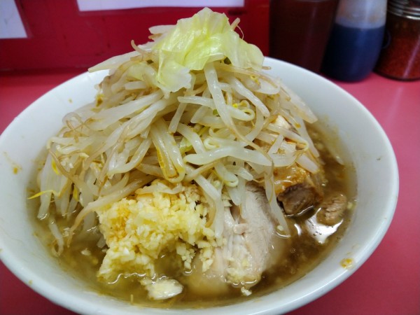 「小ラーメン850円（麺少なめ、ヤサイニンニクカラメ）」@ラーメン二郎 小岩店の写真