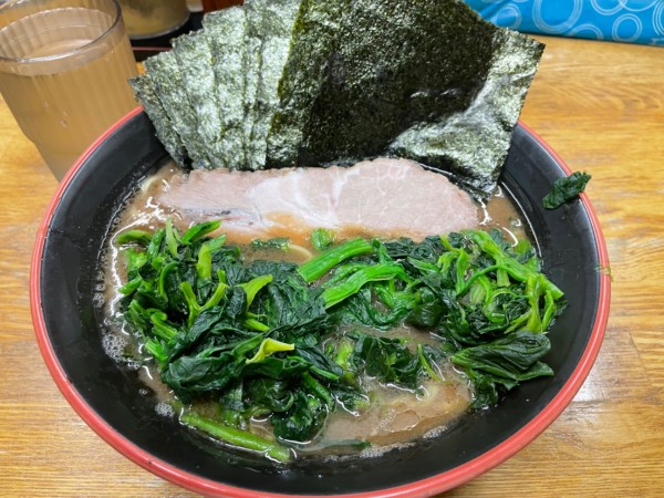「のり・ほうれん草ラーメン」@麺家 紫極の写真