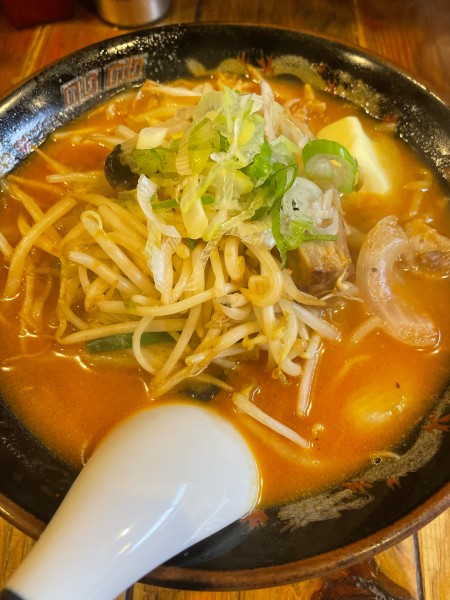 「オロちゃんラーメン+バター」@北海道らーめん ひむろ 稲毛店の写真