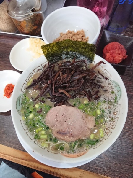 「バイス＋ねぎ＋きくらげ＋辛そぼろ＋つまみめんたい」@博多長浜らーめん 楓神の写真