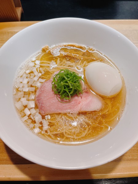 「味玉塩らぁ麺」@のど黒らぁ麺 永屋の写真