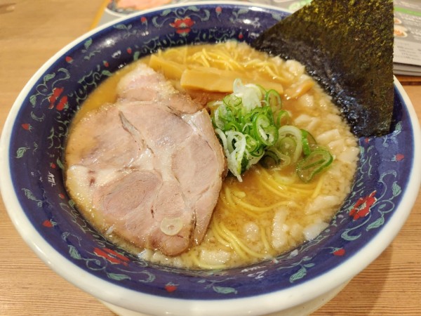 「こってり背脂豚骨ラーメン　（大盛：無料）」@凌駕 IDÉAの写真