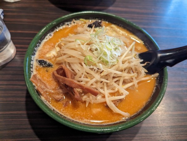 「辛味噌ラーメン850円」@めんや 蔵の写真