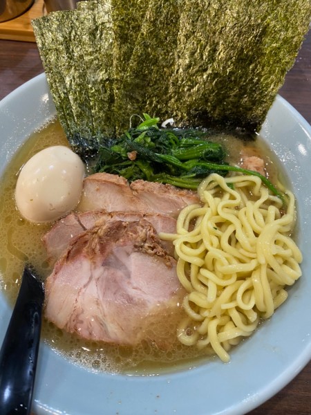 「特とん塩全部乗せ 1100」@横浜家系らーめん侍 渋谷本店の写真