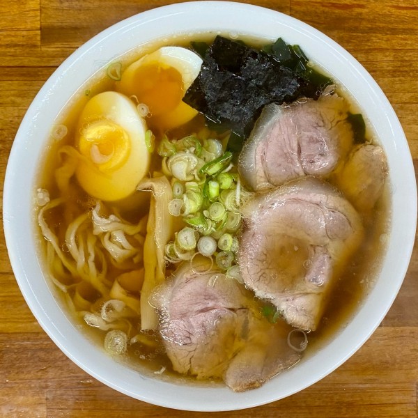 「手打藤屋中華そば ¥950円（大盛＋100円）」@藤屋の写真