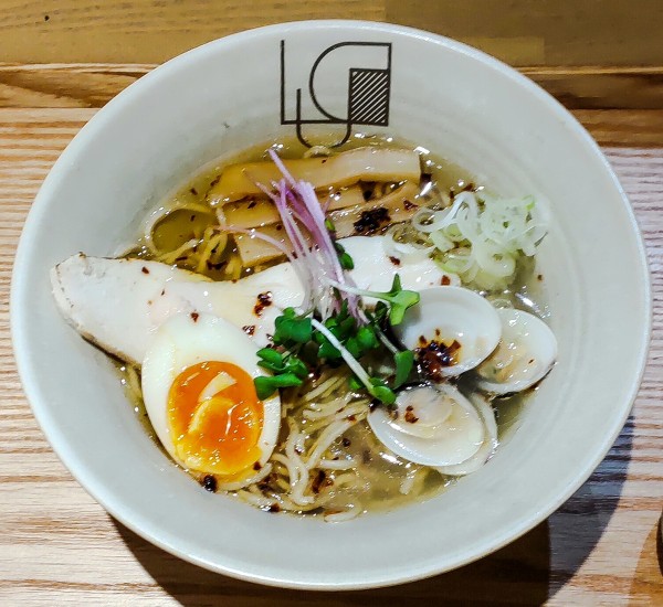 「鶏と蛤の塩ラーメン」@鶏soba Luca Lifeの写真