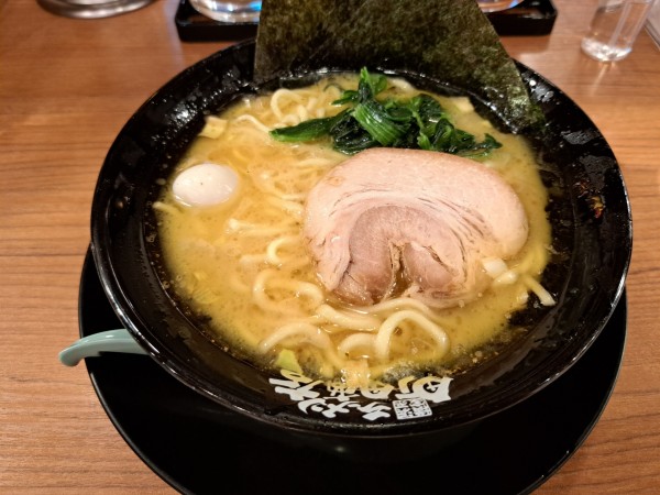 「ラーメン油多め」@町田商店 東京ラーメン横丁店の写真
