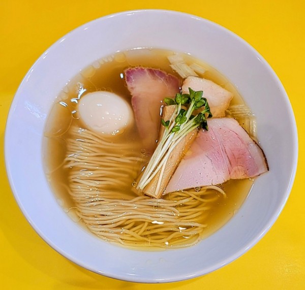 「味玉白醤油ラーメン」@ラーメン ニュー松戸の写真
