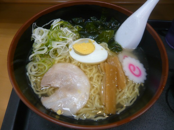 「塩ラーメン（+薬味ねぎ）」@名代 富士そば 小滝橋店の写真