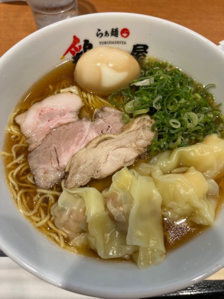 「醤油ラーメン全部のせ大盛り（1460円➕100円）」@らぁ麺 鶏だし屋の写真
