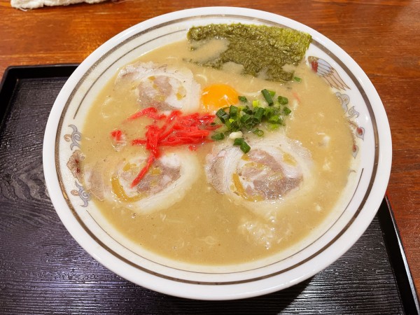 「卵入りラーメン　750円」@九州ラーメン 葉隠の写真