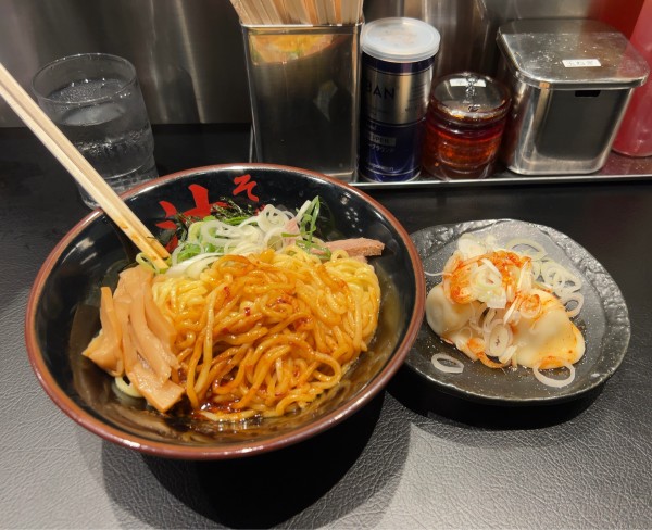 「辛味噌油そば 並盛 水餃子」@東京油組総本店 天台組の写真