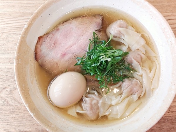 「肉ワンタン麺（白）＋味玉」@DURAMENTEIの写真