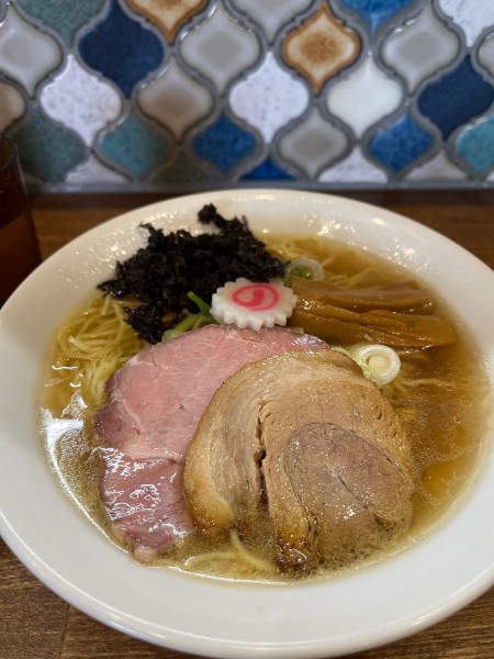「いづるラーメン 〜さらり〜醤油(大盛) ¥1020」@ラーメンいづるの写真