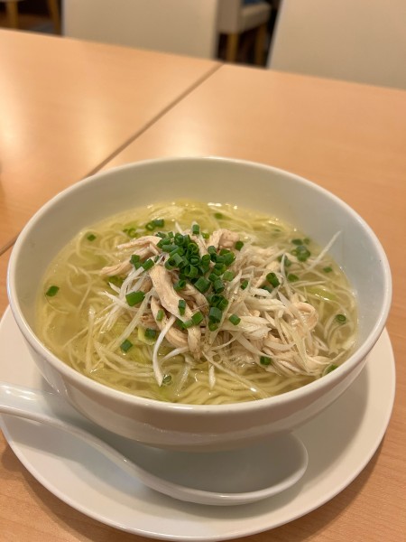 「鶏絲湯麺」@中華レストラン 庸園の写真