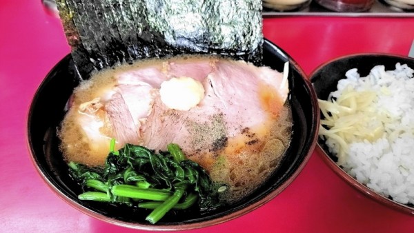 「チャーシューメン並950円＋海苔増し100円＋ライス50円」@田上家の写真