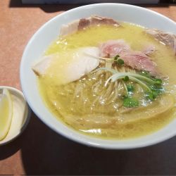 濃厚鶏白湯そば