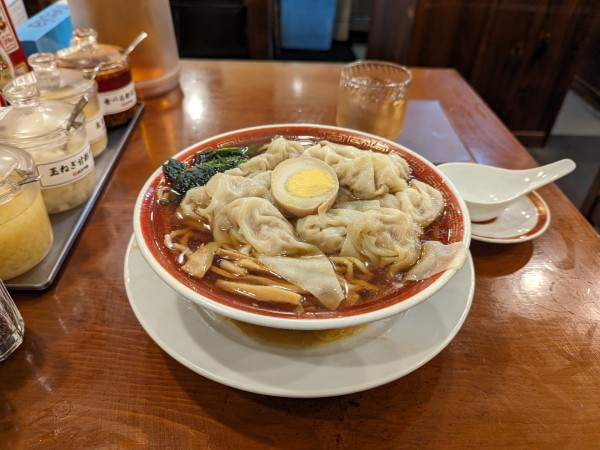 「広州わんたんめん（醤油・太麺）」@広州市場 西新宿店の写真