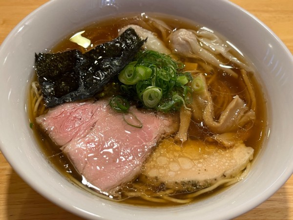 「支那そば（黒）」@支那そば くろ田の写真