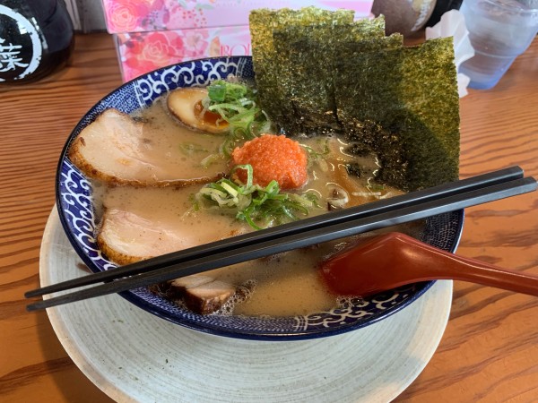 「博多とんこつ超！全部のせ」@博多ラーメン鶴亀堂 三芳藤久保店の写真