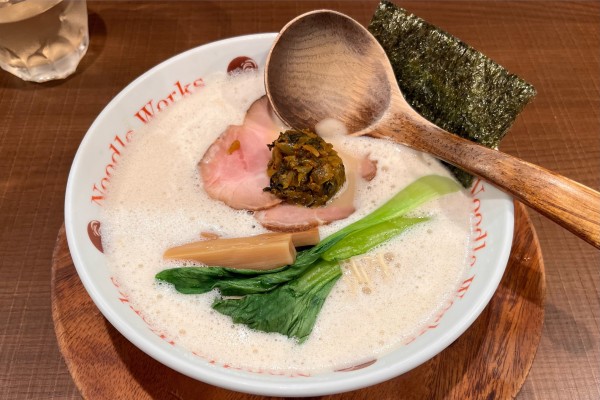 「泡らぅめん(ハリガネ)」@Noodle Works -BALI- 藤沢店の写真