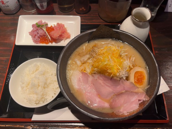「濃厚味噌ラーメン＋本日の茶漬け」@麺処 三虎の写真
