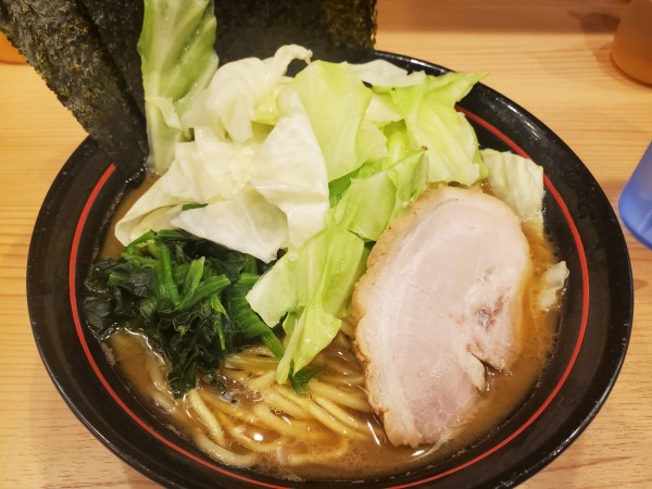 「ラーメン＋キャベツ」@家系 麺場寺井の写真