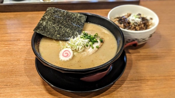「頂　悪魔のチャーシュー丼セット（1,150円）」@麺屋 頂の写真