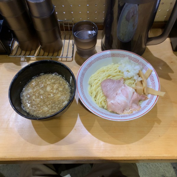 「つけ麺900大盛り無料」@背脂煮干し中華そば 和市 新橋本店の写真