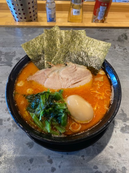 「旨辛ラーメン」@家系ラーメン 桜家の写真