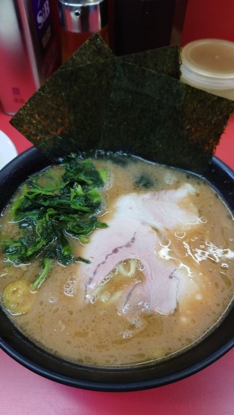 「ラーメン（全部普通）ライス」@ラーメン杉田家の写真
