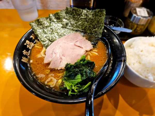 「ラーメン(味濃め、油多め)」@横浜家系ラーメン 麺家福増の写真