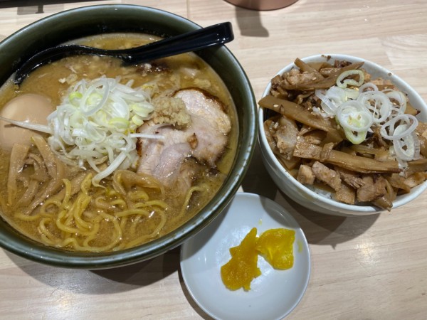 「味玉らーめん+郷飯 1020+390」@ラーメン郷の写真
