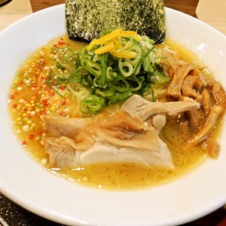 濃厚鶏塩そば（900円）