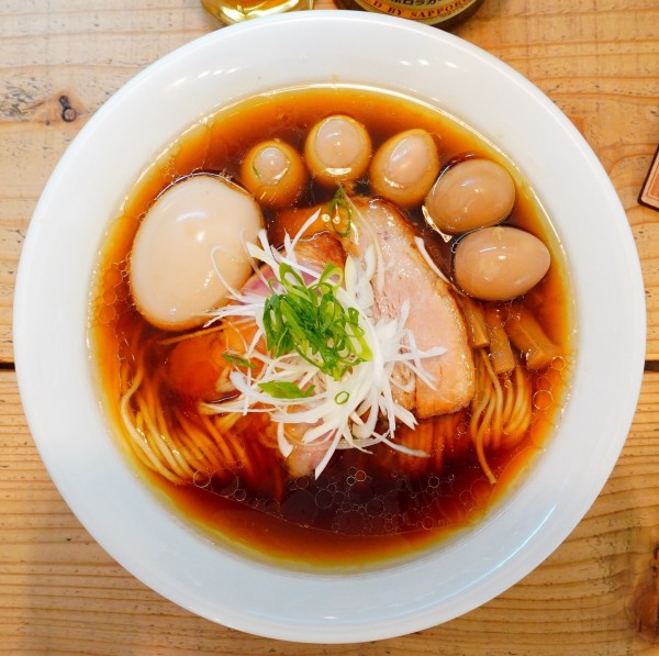 「味玉鶏ソバ醤油＋うずらの味玉＋サッポロラガービール」@The Noodles & Saloon Kiriyaの写真