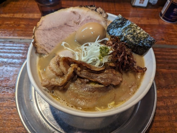 「濁りゼロ栗蟹10キロスペシャル悪魔肉1350円」@元祖一条流がんこラーメン たま館分店の写真