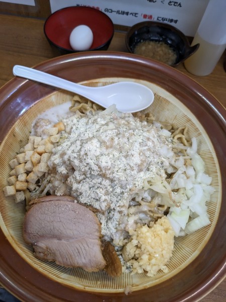 「【限定】サワークリームオニオン油そば大➕麺増し(600)」@ラーメンの店 どでん 北浦和店の写真