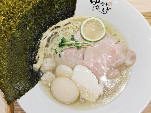「特製あっさり淡麗鶏そば（塩）」@濃厚鶏麺 ゆきかげ 浅草本店の写真