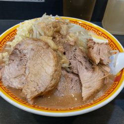 ラーメン豚2半玉