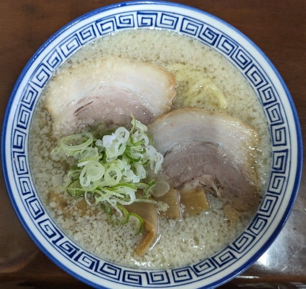 「ノムノムこってり塩らーめん」@ウリナム食堂の写真