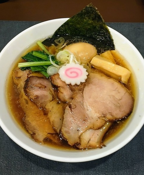 「醤油チャーシュー麺」@手打ち 蓮の写真