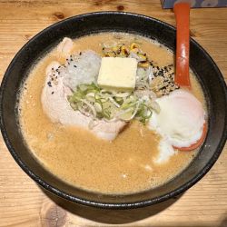 温玉バター味噌らーめん