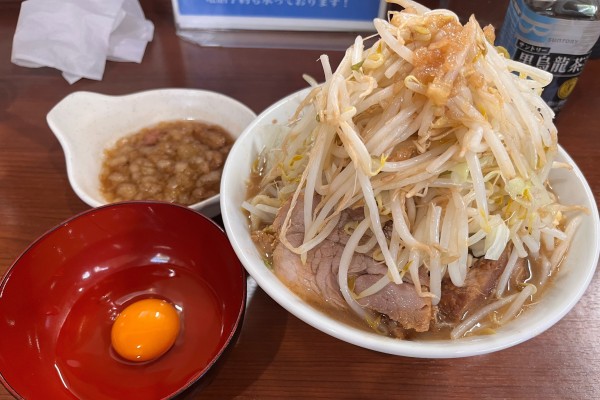 「ラーメン小+生玉子」@どでん 西川口店の写真