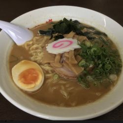 醤油ラーメン(800円)