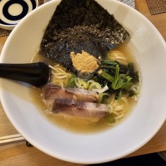 函館ブリ塩ラーメンと酒と肴 カモンの画像