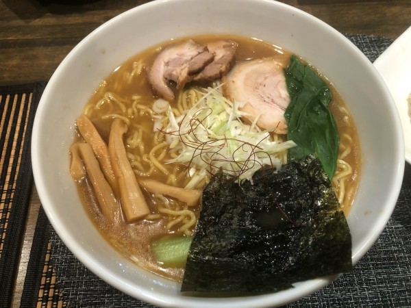 「煮干しラーメン+中太麺大盛り」@真ごころラーメン竹の写真