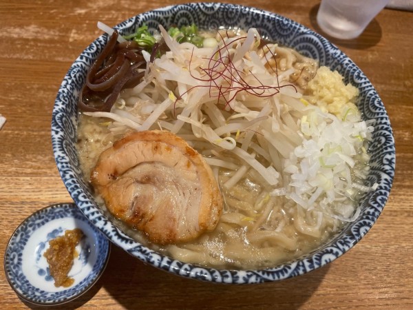「ラーメン（大盛）」@麺恋処 爆龍の写真